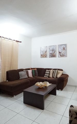 Casa à venda com 277m², 2 quartos e 2 vagasSala Casa2