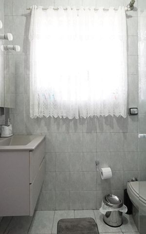 Casa à venda com 277m², 2 quartos e 2 vagasBanheiro