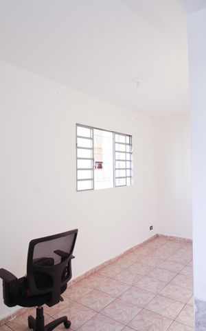 Casa para alugar com 60m², 2 quartos e 1 vaga Casa para alugar com 60m², 2 quartos e 1 vagaSala