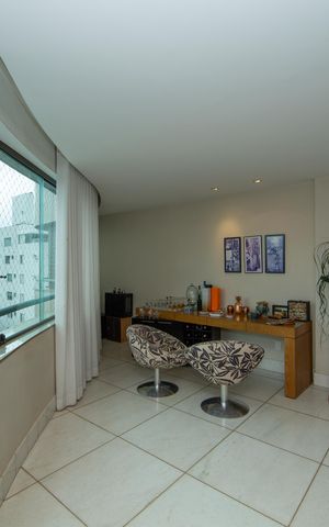 Apartamento à venda com 209m², 4 quartos e 3 vagas Apartamento à venda com 209m², 4 quartos e 3 vagasVARANDA