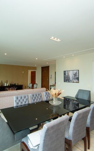 Apartamento à venda com 209m², 4 quartos e 3 vagas Apartamento à venda com 209m², 4 quartos e 3 vagasSALA