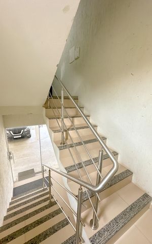 Apartamento para alugar com 70m², 2 quartos e 1 vagaEscada