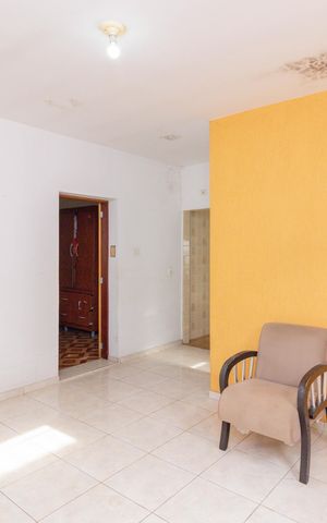 Casa à venda com 200m², 3 quartos e 1 vaga Casa à venda com 200m², 3 quartos e 1 vagaSala