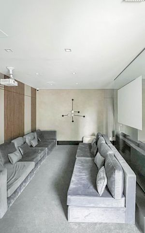 Apartamento à venda com 156m², 5 quartos e 3 vagas Apartamento à venda com 156m², 5 quartos e 3 vagasCinema