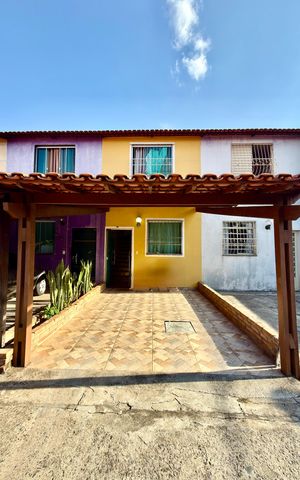 Casa de condomínio para alugar com 80m², 2 quartos e 1 vaga Casa de condomínio para alugar com 80m², 2 quartos e 1 vagaFachada