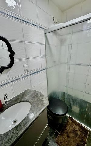 Casa à venda com 109m², 2 quartos e 2 vagas Casa à venda com 109m², 2 quartos e 2 vagasBanheiro da suíte