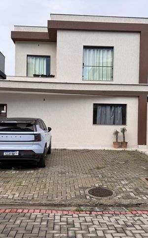 Casa de condomínio para alugar com 280m², 3 quartos e 2 vagas Casa de condomínio para alugar com 280m², 3 quartos e 2 vagasFachada
