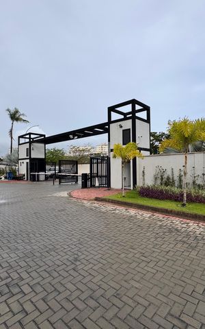 Casa de condomínio para alugar com 280m², 3 quartos e 2 vagas Casa de condomínio para alugar com 280m², 3 quartos e 2 vagasFachada