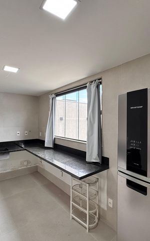 Casa de condomínio para alugar com 280m², 3 quartos e 2 vagas Casa de condomínio para alugar com 280m², 3 quartos e 2 vagasCozinha e Área de Serviço