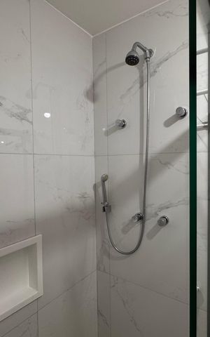 Casa de condomínio para alugar com 280m², 3 quartos e 2 vagas Casa de condomínio para alugar com 280m², 3 quartos e 2 vagasSuíte 3 - Banheiro