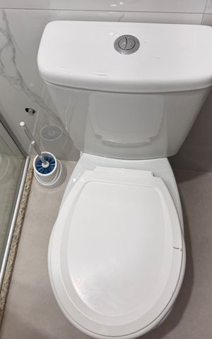 Casa de condomínio para alugar com 280m², 3 quartos e 2 vagas Casa de condomínio para alugar com 280m², 3 quartos e 2 vagasCozinha e Área de Serviço - Banheiro