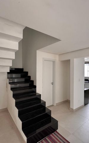 Casa de condomínio para alugar com 280m², 3 quartos e 2 vagas Casa de condomínio para alugar com 280m², 3 quartos e 2 vagasSala