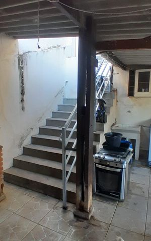 Casa à venda com 195m², 4 quartos e 2 vagasÁrea de serviço