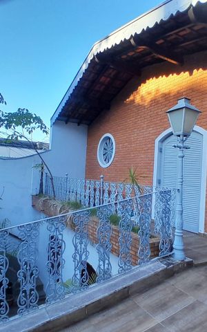 Casa à venda com 195m², 4 quartos e 2 vagasVaranda