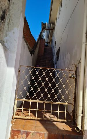 Casa à venda com 186m², 3 quartos e 2 vagas Casa à venda com 186m², 3 quartos e 2 vagasÁrea externa