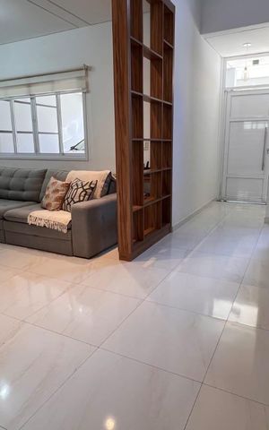 Casa de condomínio à venda com 157m², 3 quartos e 4 vagas Casa de condomínio à venda com 157m², 3 quartos e 4 vagasSala