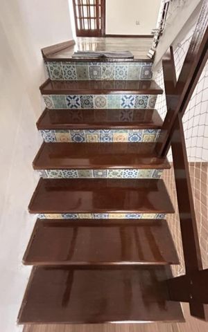 Casa de condomínio à venda com 180m², 3 quartos e 3 vagasEscada