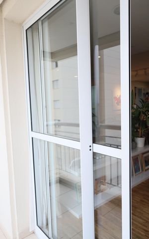 Apartamento à venda com 80m², 2 quartos e 2 vagasVaranda