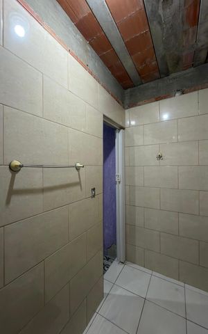 Casa à venda com 65m², 4 quartos e sem vaga Casa à venda com 65m², 4 quartos e sem vagaBanheiro Social 2