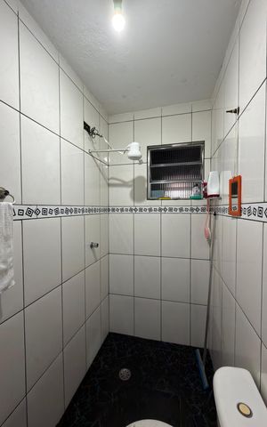 Casa à venda com 65m², 4 quartos e sem vaga Casa à venda com 65m², 4 quartos e sem vagaBanheiro Social
