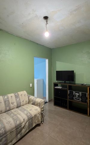 Casa à venda com 65m², 4 quartos e sem vaga Casa à venda com 65m², 4 quartos e sem vagaSala