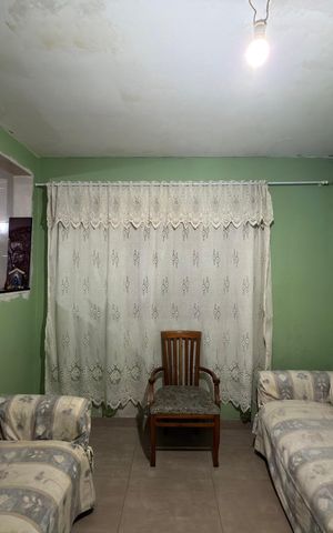 Casa à venda com 65m², 4 quartos e sem vaga Casa à venda com 65m², 4 quartos e sem vagaSala