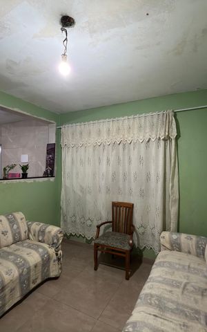 Casa à venda com 65m², 4 quartos e sem vaga Casa à venda com 65m², 4 quartos e sem vagaSala