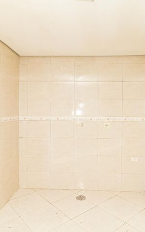 Casa à venda com 131m², 3 quartos e sem vaga Casa à venda com 131m², 3 quartos e sem vagaCozinha