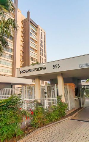 Apartamento à venda com 247m², 3 quartos e 2 vagas Apartamento à venda com 247m², 3 quartos e 2 vagasFachada