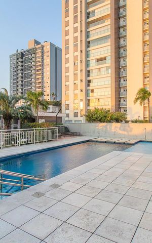 Apartamento à venda com 247m², 3 quartos e 2 vagas Apartamento à venda com 247m², 3 quartos e 2 vagasÁrea externa