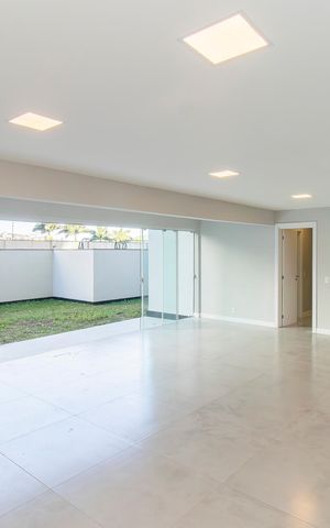 Apartamento à venda com 247m², 3 quartos e 2 vagas Apartamento à venda com 247m², 3 quartos e 2 vagasSala/Cozinha