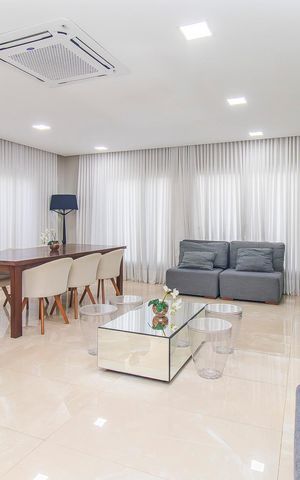 Apartamento à venda com 247m², 3 quartos e 2 vagas Apartamento à venda com 247m², 3 quartos e 2 vagasÁrea externa