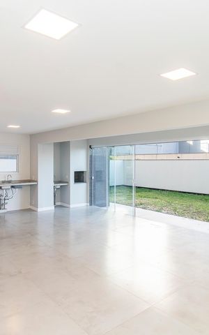 Apartamento à venda com 247m², 3 quartos e 2 vagas Apartamento à venda com 247m², 3 quartos e 2 vagasSala/Cozinha