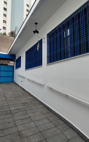 Casa para alugar com 310m², 4 quartos e 4 vagas Casa para alugar com 310m², 4 quartos e 4 vagasQuintal