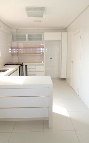 Apartamento para alugar com 143m², 3 quartos e 3 vagasCozinha