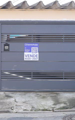 Casa à venda com 182m², 3 quartos e 3 vagas Placa GRANDE instalada no portão do imóvel, dia 26.08.2026 - Código da placa: MWXC-292
