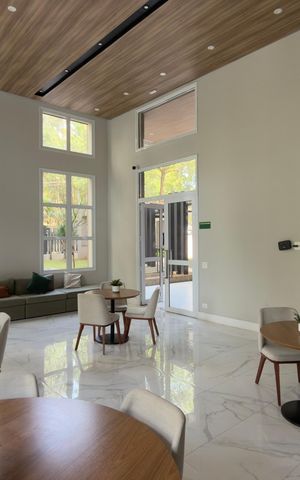 Apartamento à venda com 137m², 3 quartos e 2 vagas Apartamento à venda com 137m², 3 quartos e 2 vagasÁrea comum - Salão de festas