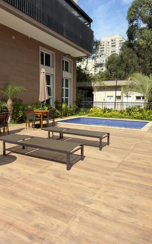 Apartamento à venda com 137m², 3 quartos e 2 vagas Apartamento à venda com 137m², 3 quartos e 2 vagasÁrea comum - Piscina