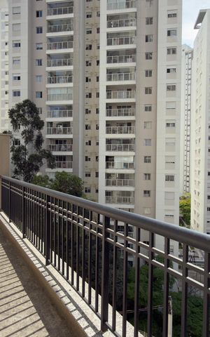 Apartamento à venda com 137m², 3 quartos e 2 vagas Apartamento à venda com 137m², 3 quartos e 2 vagasVaranda