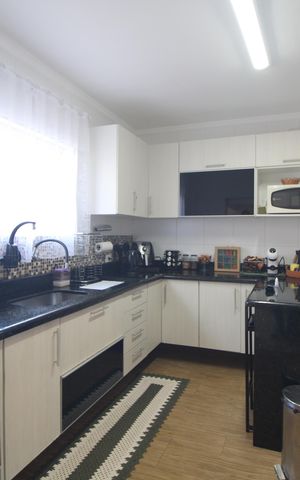 Casa à venda com 125m², 4 quartos e 2 vagasCozinha