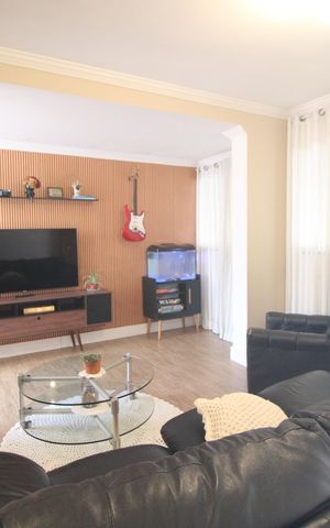 Casa à venda com 125m², 4 quartos e 2 vagasSala