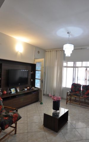 Casa para alugar com 150m², 3 quartos e 2 vagasSala