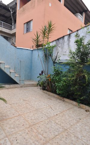 Casa para alugar com 150m², 3 quartos e 2 vagasQuintal