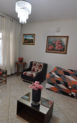 Casa para alugar com 150m², 3 quartos e 2 vagasSala
