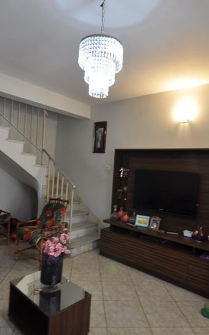Casa para alugar com 150m², 3 quartos e 2 vagasSala
