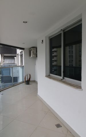 Apartamento à venda com 95m², 3 quartos e 2 vagasVaranda