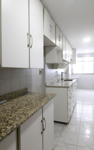 Apartamento à venda com 95m², 3 quartos e 2 vagasCozinha