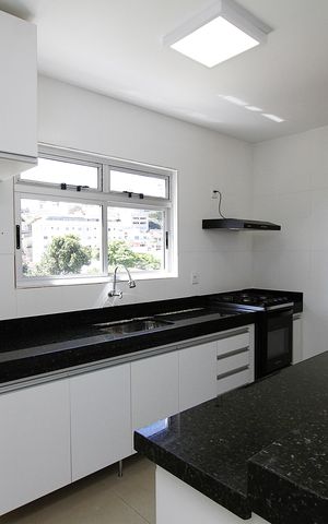 Apartamento à venda com 72m², 3 quartos e 2 vagasCozinha
