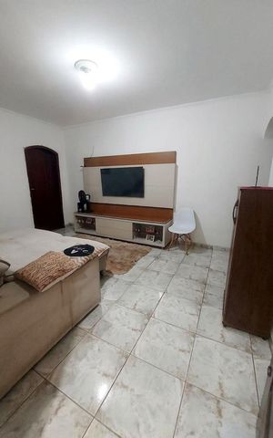 Casa à venda com 161m², 3 quartos e 3 vagas Casa à venda com 161m², 3 quartos e 3 vagasSala