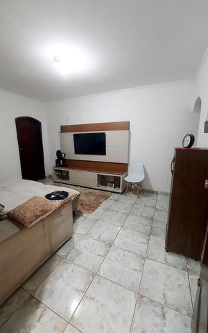 Casa à venda com 161m², 3 quartos e 3 vagas Casa à venda com 161m², 3 quartos e 3 vagasSala